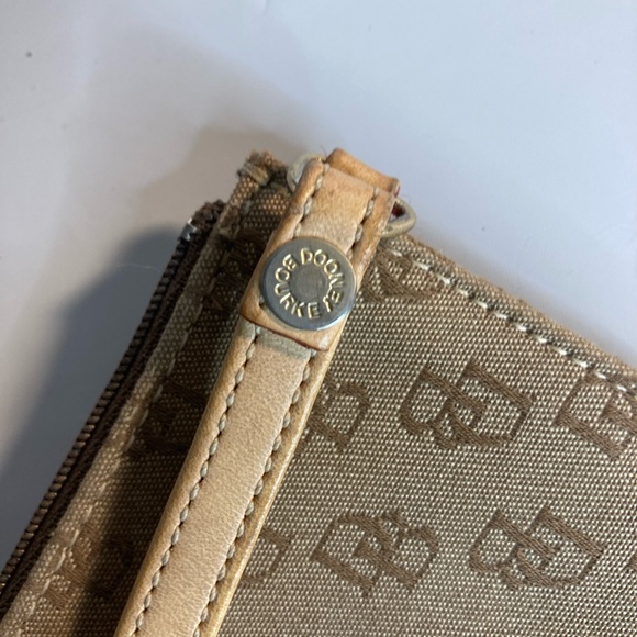 Dooney & Bourke brown signature wristlet eye sunglasses case set - Picture 4 of 4